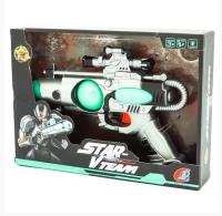 Pistolet światło dźwięk projektor. Wydawca: Pierot Wydawnictwo. SmakLiter.pl Opakowanie Pistolet światło dźwięk projektor