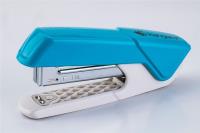 Zszywacz Aris-10 niebieski. Wydawca: Kangaro. SmakLiter.pl Opakowanie Zszywacz Aris-10 niebieski