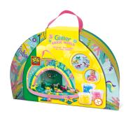 Brokatowy świat koni z walizeczką. Wydawca: SES NL. SmakLiter.pl Opakowanie Brokatowy świat koni z walizeczką