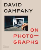 On Photographs. Autor: Campany David. SmakLiter.pl Okładka książki On Photographs