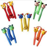 Opakowanie Skakanka z drewnianym uchwytem Zwierzątko