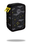 Piórnik Coolpack potrójny z wyposażeniem JUMPER 3DARK NIGHT. Wydawca: Patio. SmakLiter.pl Opakowanie Piórnik Coolpack potrójny z wyposażeniem JUMPER 3DARK NIGHT