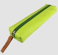 Piórnik Jamnik ekoskóra Limonka pastel. Wydawca: Bee-bee. SmakLiter.pl Opakowanie Piórnik Jamnik ekoskóra Limonka pastel