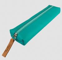 Piórnik Jamnik ekoskóra Turkus pastel. Wydawca: Bee-bee. SmakLiter.pl Opakowanie Piórnik Jamnik ekoskóra Turkus pastel