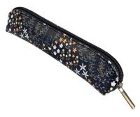 Piórnik mini Kwiaty oliwkowe. Wydawca: Bee-bee. SmakLiter.pl Opakowanie Piórnik mini Kwiaty oliwkowe