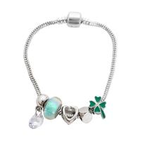 Opakowanie Bransoletka z charmsami. Listki