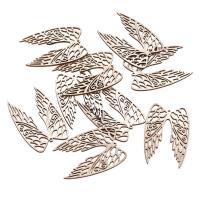 Drewniane skrzydła 6cm 9szt. Wydawca: Dalprint. SmakLiter.pl Opakowanie Drewniane skrzydła 6cm 9szt