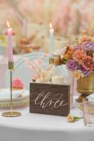 Opakowanie Drewniany numer na stół Three 2x18x12.5cm