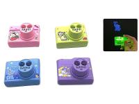 Opakowanie Kamera ze światłem na baterie 4 obrazki MIX