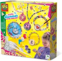 Kreatywna zabawa - Biżuteria z literkami. Wydawca: SES NL. SmakLiter.pl Opakowanie Kreatywna zabawa - Biżuteria z literkami