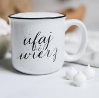 Kubek vintage - Ufaj wierz. Wydawca: Szaron. SmakLiter.pl Opakowanie Kubek vintage - Ufaj wierz