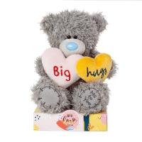 Miś - Big Hugs z sercami 18cm. Wydawca: Carte Blanche Greetings Ltd.. SmakLiter.pl Opakowanie Miś - Big Hugs z sercami 18cm