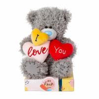 Miś - I Love You z sercami 18cm. Wydawca: Carte Blanche Greetings Ltd.. SmakLiter.pl Opakowanie Miś - I Love You z sercami 18cm