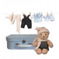 Miś Morris z ubraniami w walizce. Wydawca: Toyki. SmakLiter.pl Opakowanie Miś Morris z ubraniami w walizce