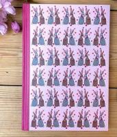 Notatnik A5 SHB08 Zakochane króliczki TW. Wydawca: Alex Clark. SmakLiter.pl Opakowanie Notatnik A5 SHB08 Zakochane króliczki TW