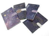 Notes 13x13cm na nit Kosmos (12szt). Wydawca: ADAR. SmakLiter.pl Opakowanie Notes 13x13cm na nit Kosmos (12szt)