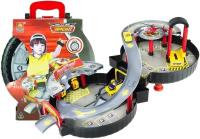 Opakowanie Parking garaż samochodowy zamknięty w kole walizka