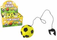 Piłka nożna na gumce jojo 6cm żółta. Wydawca: Leantoys. SmakLiter.pl Opakowanie Piłka nożna na gumce jojo 6cm żółta
