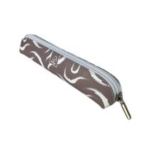 Piórnik mini Maziaje beż. Wydawca: Bee-bee. SmakLiter.pl Opakowanie Piórnik mini Maziaje beż