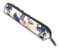 Piórnik mini niebieskie róże. Wydawca: Bee-bee. SmakLiter.pl Opakowanie Piórnik mini niebieskie róże