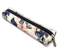 Piórnik mini prostokąt niebieskie róże. Wydawca: Bee-bee. SmakLiter.pl Opakowanie Piórnik mini prostokąt niebieskie róże