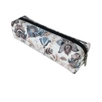 Piórnik prostokąt kostka Paisley kwiaty kawowe. Wydawca: Bee-bee. SmakLiter.pl Opakowanie Piórnik prostokąt kostka Paisley kwiaty kawowe