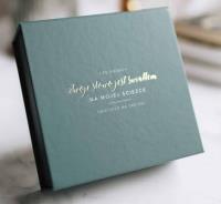 Pudełko - Obietnice na 365 dni zielone. Wydawca: Szaron. SmakLiter.pl Opakowanie Pudełko - Obietnice na 365 dni zielone