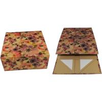 Pudełko tekturowe Passion Flowers na magnes. Wydawca: Ziemia Obiecana. SmakLiter.pl Opakowanie Pudełko tekturowe Passion Flowers na magnes