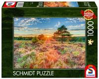 Puzzle 1000 PQ Zachód słońca na wrzosowisku 112743. Wydawca: Schmidt Spiele Puzzle. SmakLiter.pl Opakowanie Puzzle 1000 PQ Zachód słońca na wrzosowisku 112743
