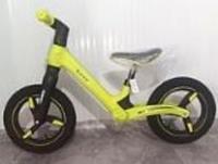 Rower biegowy żółty. Wydawca: ADAR. SmakLiter.pl Opakowanie Rower biegowy żółty