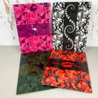 Teczka A4 z gumką camouflage 8 szt. mix. Wydawca: EV-Corp. SmakLiter.pl Opakowanie Teczka A4 z gumką camouflage 8 szt. mix