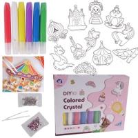 Zestaw artystyczny do malowania szablony. Wydawca: Maksik. SmakLiter.pl Opakowanie Zestaw artystyczny do malowania szablony