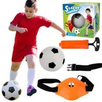 Zestaw do piłki nożnej. Wydawca: Maksik. SmakLiter.pl Opakowanie Zestaw do piłki nożnej