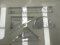 Zestaw kreślarski. Wydawca: ADAR. SmakLiter.pl Opakowanie Zestaw kreślarski