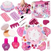 Zestaw piękności do makijażu. Wydawca: Maksik. SmakLiter.pl Opakowanie Zestaw piękności do makijażu