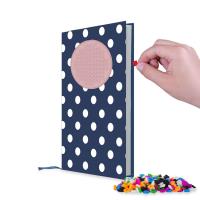 Zeszyt A5/80K linia PIXIE CREWz różowym panelem. Wydawca: Pixie Crew. SmakLiter.pl Opakowanie Zeszyt A5/80K linia PIXIE CREWz różowym panelem