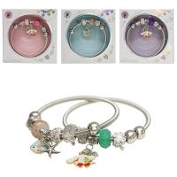 Bransoletka z charmsami mix. Wydawca: Askato. SmakLiter.pl Opakowanie Bransoletka z charmsami mix