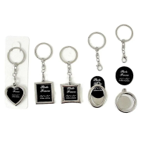 Brelok z ramką na zdjęcie MIX. Wydawca: ADAR. SmakLiter.pl Opakowanie Brelok z ramką na zdjęcie MIX