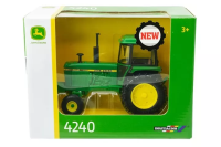 Opakowanie Britains Traktor John Deere 4240 TOMY