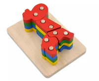 Drewniana układanka Żyrafa. Wydawca: Bączek. SmakLiter.pl Opakowanie Drewniana układanka Żyrafa