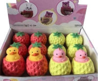 Gniotek kurczak w truskawce MIX. Wydawca: Merkpol. SmakLiter.pl Opakowanie Gniotek kurczak w truskawce MIX