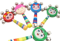 Grzechotka drewniana. Wydawca: Merkpol. SmakLiter.pl Opakowanie Grzechotka drewniana