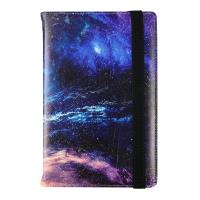 Kalendarz 2026 Print Space A5 dzienny na gumkę z nadrukiem kosmos KD-25PR. Wydawca: I-DROPS. SmakLiter.pl Opakowanie Kalendarz 2026 Print Space A5 dzienny na gumkę z nadrukiem kosmos KD-25PR