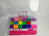 Kolorowe gumki do robienia bransoletek 4000szt. Wydawca: Madej. SmakLiter.pl Opakowanie Kolorowe gumki do robienia bransoletek 4000szt