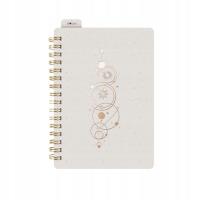 Kołozeszyt z gumką A6/80K linia kremowy. Wydawca: MFP. SmakLiter.pl Opakowanie Kołozeszyt z gumką A6/80K linia kremowy