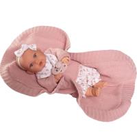 Lalka hiszpańska Kika z kocykiem 27cm. Wydawca: Antonio Juan. SmakLiter.pl Opakowanie Lalka hiszpańska Kika z kocykiem 27cm