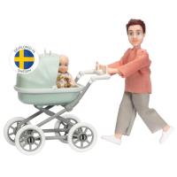 Lalka tata mężczyzna z dzieckiem i wózkiem. Wydawca: MICKI. SmakLiter.pl Opakowanie Lalka tata mężczyzna z dzieckiem i wózkiem