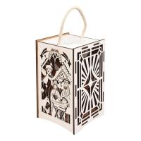 Lampion adwentowy drewniany Stajenka LED. Wydawca: CRESCO. SmakLiter.pl Opakowanie Lampion adwentowy drewniany Stajenka LED