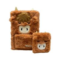 Notes pluszowy z etui i notes mini Highland Coo MEMO134. Wydawca: PUCKATOR EUROPEAN DISTRIBUTION CENTRE. SmakLiter.pl Opakowanie Notes pluszowy z etui i notes mini Highland Coo MEMO134