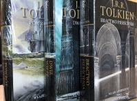 Pakiet Władca pierścieni. Bractwo / Dwie wieże / Powrót Wersja ilustrowana. Autor: J.R.R. Tolkien. SmakLiter.pl Okładka książki Pakiet Władca pierścieni. Bractwo / Dwie wieże / Powrót Wersja ilustrowana